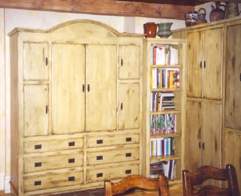 Antiqued TV, pantry area, cookbook corner - Jupiter Island